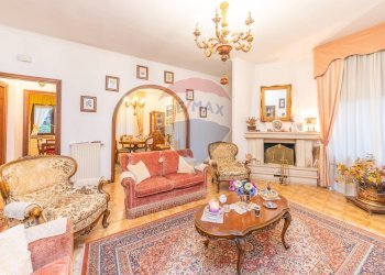 Soggiorno - Semi-detached house Via Silvio Pellico
 
94, Marino - photo 18