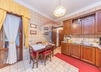 Cucina - Semi-detached house Via Silvio Pellico
 
94, Marino - photo 27