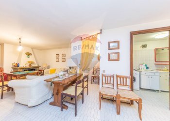 Sala da pranzo - Semi-detached house Via Silvio Pellico
 
94, Marino - photo 32