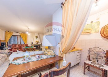 Sala da pranzo - Semi-detached house Via Silvio Pellico
 
94, Marino - photo 36