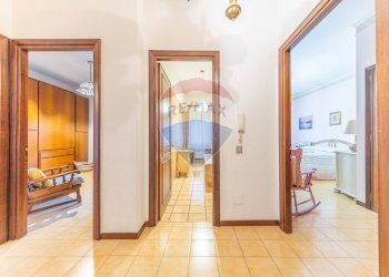 Hall / corridoio - Semi-detached house Via Silvio Pellico
 
94, Marino - photo 57