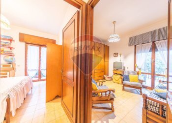 Sala da pranzo - Semi-detached house Via Silvio Pellico
 
94, Marino - photo 69