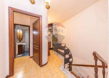 Hall / corridoio - Semi-detached house Via Silvio Pellico
 
94, Marino - photo 85