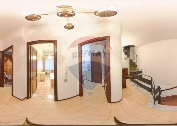 Hall / corridoio - Semi-detached house Via Silvio Pellico
 
94, Marino - photo 105
