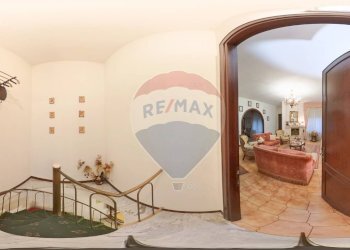 Hall / corridoio - Semi-detached house Via Silvio Pellico
 
94, Marino - photo 110