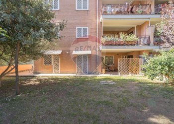 Edificio all\'aperto - Apartment Via dei Tani
 
35, Roma - photo 9