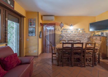 Sala da pranzo - Apartment Via dei Tani
 
35, Roma - photo 12