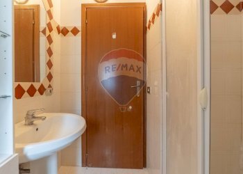 Bagno - Bilocale Via Martiri Di Belfiore
 
84, Marino - foto 10