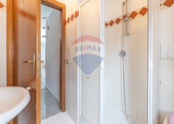 Bagno - Bilocale Via Martiri Di Belfiore
 
84, Marino - foto 11