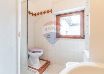 Bagno - Bilocale Via Martiri Di Belfiore
 
84, Marino - foto 12