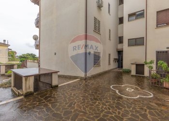 Edificio all\'aperto - Bilocale Via Martiri Di Belfiore
 
84, Marino - foto 5