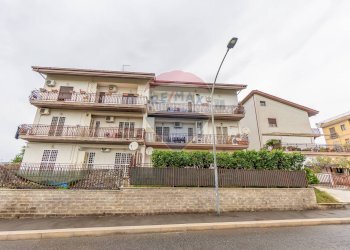 Edificio all\'aperto - Bilocale Via Martiri Di Belfiore
 
84, Marino - foto 2