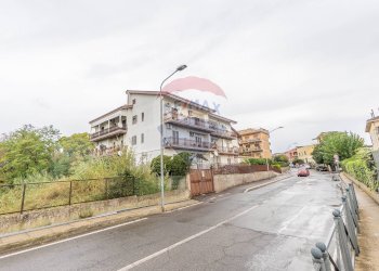 Edificio all\'aperto - Bilocale Via Martiri Di Belfiore
 
84, Marino - foto 3