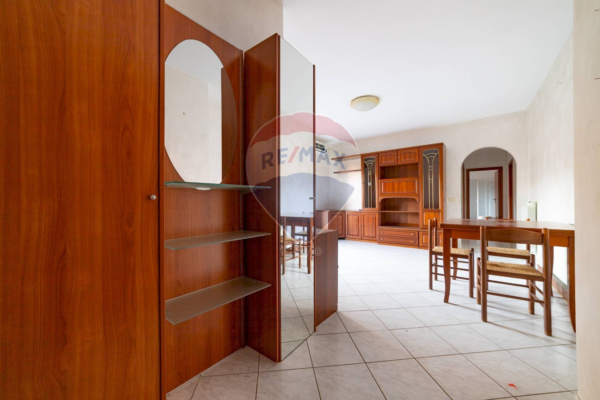 Sala da pranzo - Bilocale Via Augusto
 
42, Aprilia - foto 3