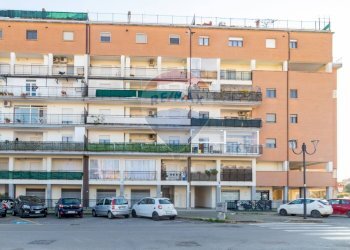 Edificio all\'aperto - Two-room apartment Via Augusto
 
42, Aprilia - photo 2