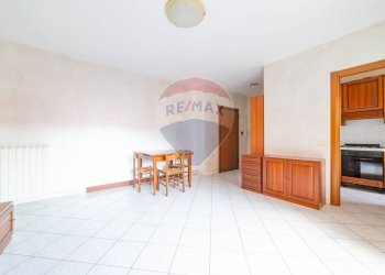 Sala da pranzo - Two-room apartment Via Augusto
 
42, Aprilia - photo 7