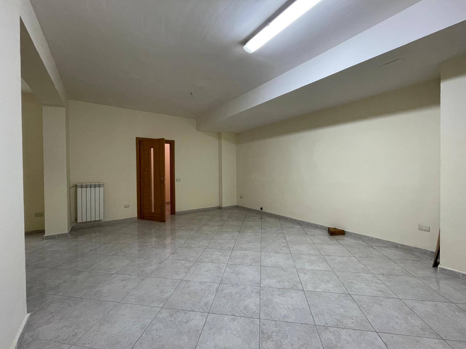 Foto 2 - Warehouse Via P.Musone
 
2, Casapulla - photo 2