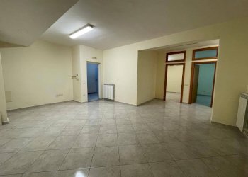 Foto 1 - Magazzino Via P.Musone
 
2, Casapulla - foto 1