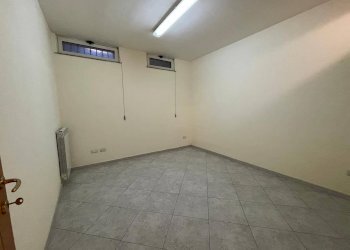 Foto 10 - Magazzino Via P.Musone
 
2, Casapulla - foto 10