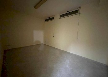 Foto 13 - Magazzino Via P.Musone
 
2, Casapulla - foto 13