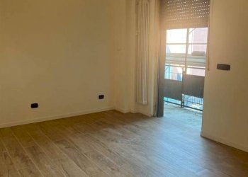 Soggiorno - Bilocale via FRATELLI PICARDI, 143, Sesto San Giovanni - foto 2