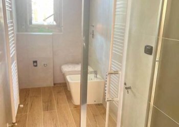 Bagno - Bilocale via FRATELLI PICARDI, 143, Sesto San Giovanni - foto 3