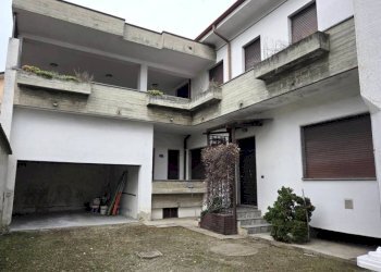 Facciata - Casa indipendente via VALTELLINA, 55, Cinisello Balsamo - foto 1