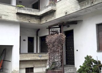 Facciata - Casa indipendente via VALTELLINA, 55, Cinisello Balsamo - foto 2