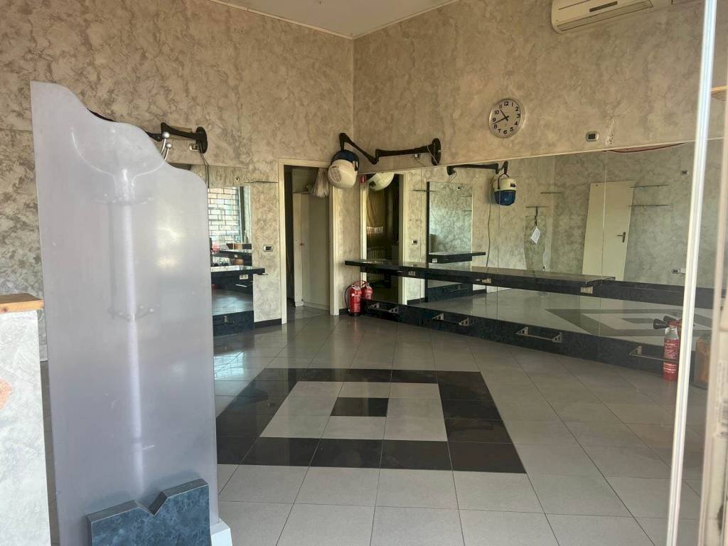 Interno non residenziale - Negozio via PUCCINI, 60, Sesto San Giovanni - foto 3