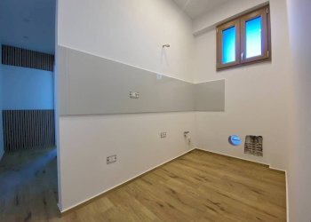 Salone - Bilocale via Giovanni XXIII, 2, Pero - foto 4