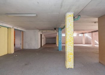 Magazzino - Negozio via Gubbio, 103/a, Torino - foto 22