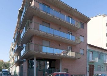 Facciata - Negozio via Gubbio, 103/a, Torino - foto 33
