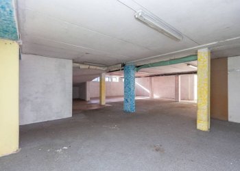 Interno non residenziale - Negozio via Gubbio, 103/a, Torino - foto 1