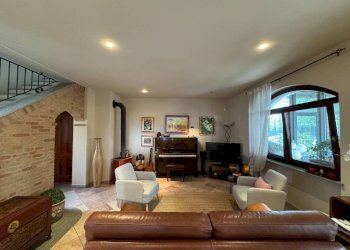 Salone - Villa Borgata Brandini, La Morra - foto 13