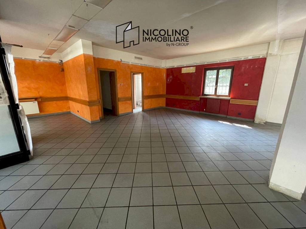 Interno non residenziale - Negozio via Davide Spada, 69, Moiola - foto 1
