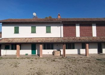 Facciata - Rustico strada Casale, Moncalvo - foto 34