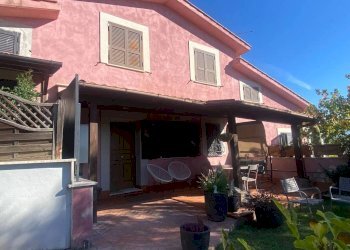 Giardino - Trilocale via Sant'Elena, Fara in Sabina - foto 1