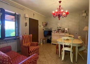 Salone - Trilocale via Sant'Elena, Fara in Sabina - foto 4