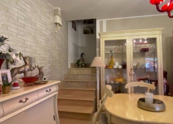 Interno non residenziale - Trilocale via Sant'Elena, Fara in Sabina - foto 5