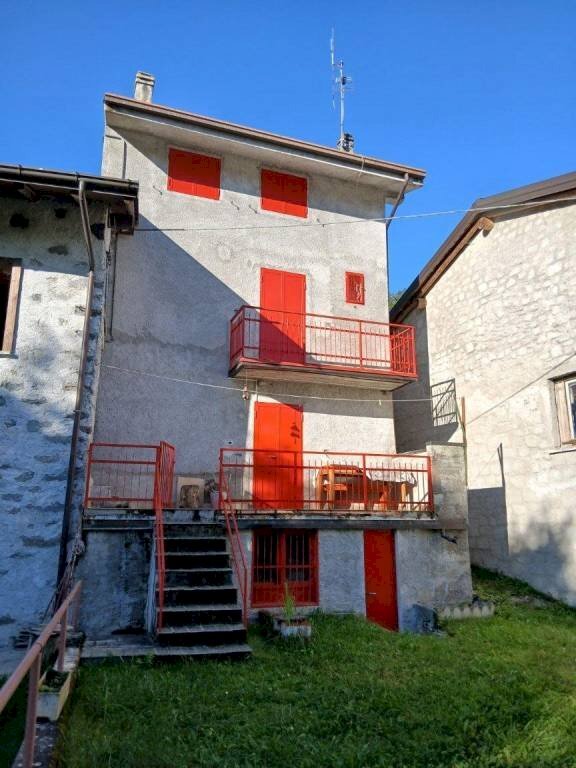 Facciata - Four-room apartment Località Bessega, Piateda - photo 1