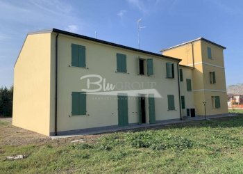 Four-room apartment Cavezzo - photo 1