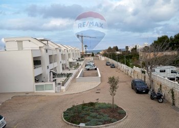 Edificio all\'aperto - Trilocale Via Alfredo Giovine
 
73, Bari - foto 11