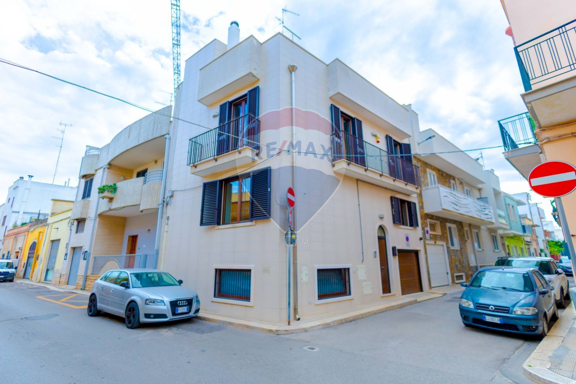 Edificio all\'aperto - Casa indipendente Via Carlo Sessa
 
2, Modugno - foto 1