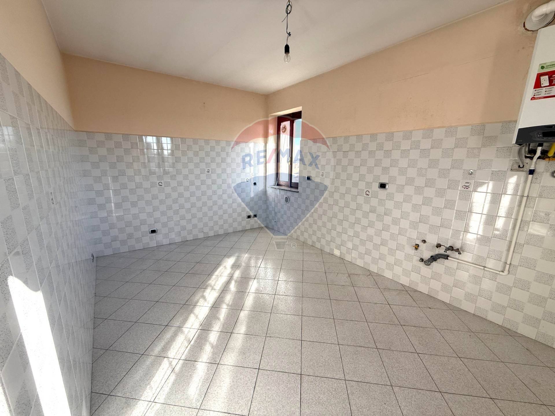 Stanza vuota - Trilocale Via Monte Cengio
 
7, Varese - foto 2