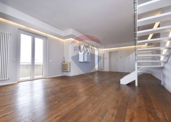 Stanza vuota - Attico Via verga
 
108, Acireale - foto 12