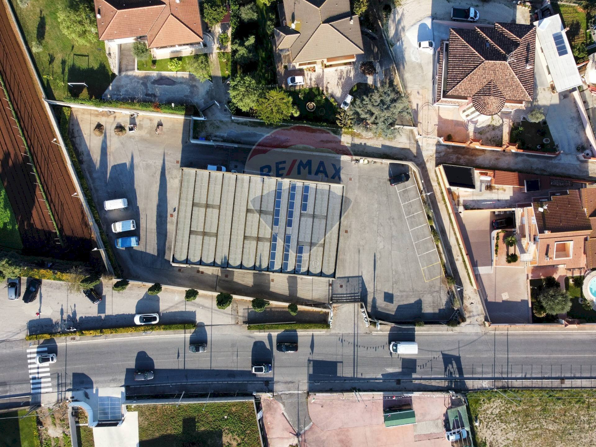 Edificio all\'aperto - Locale Commerciale via Nettuno Velletri
181, Nettuno - foto 2