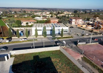 Edificio all\'aperto - Locale Commerciale via Nettuno Velletri
181, Nettuno - foto 1