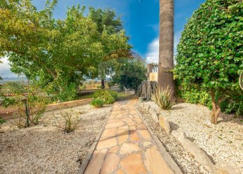 Giardino - Villa Via Degli Oleandri, Valverde - foto 2