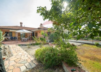 Giardino - Villa Via Degli Oleandri, Valverde - foto 5