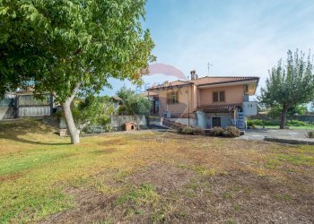 Casa all\'aperto - Villa Via Degli Oleandri, Valverde - foto 9